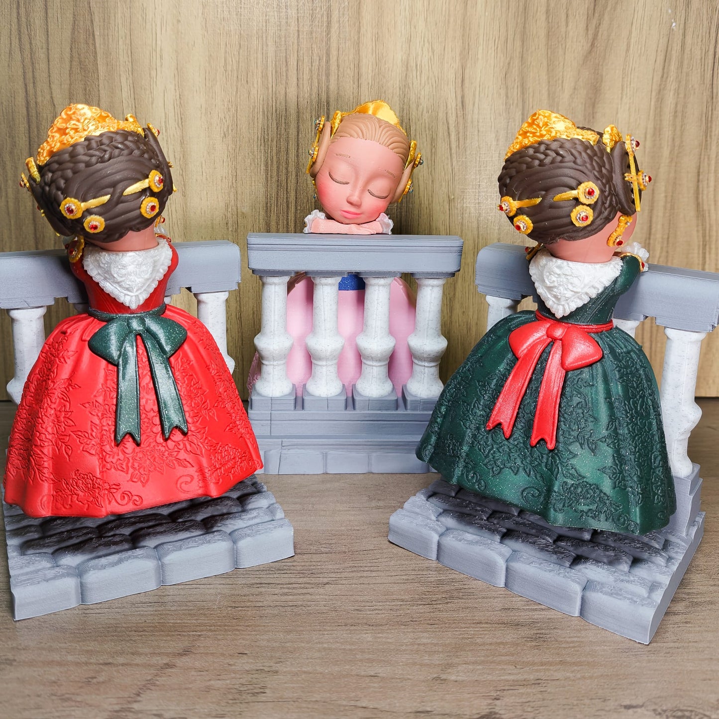 Valenciana Vestida de 3 moños Personalizada