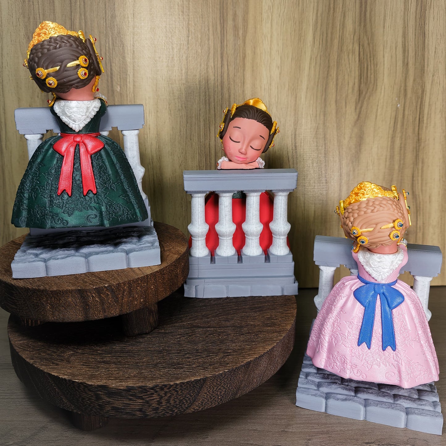 Valenciana Vestida de 3 moños Personalizada