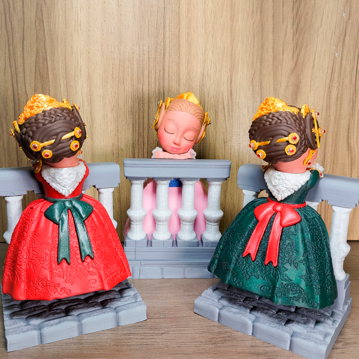 Valenciana Vestida de 3 moños Personalizada